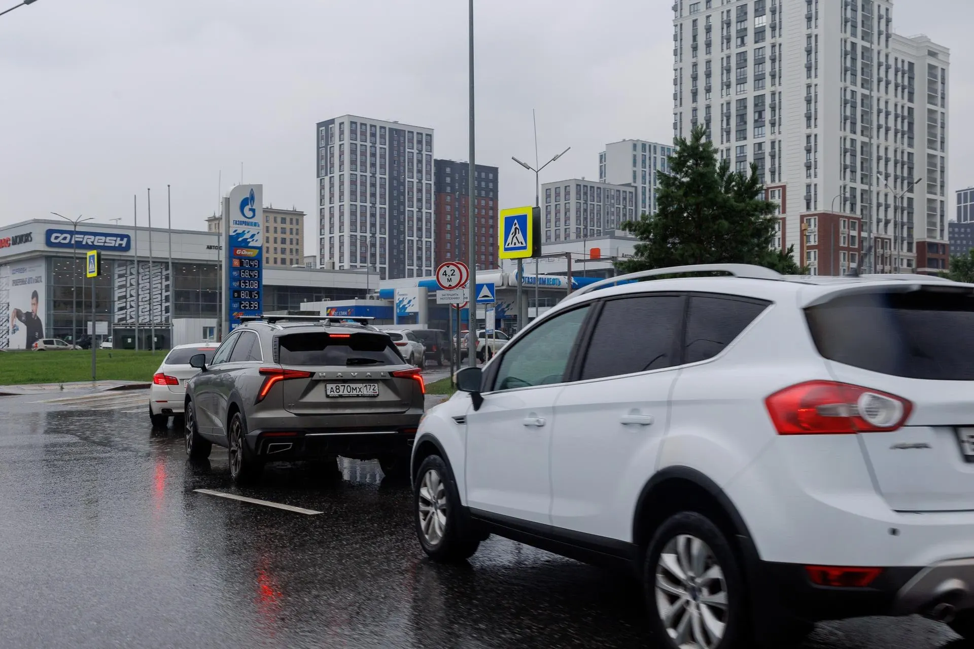 Власти запретили вывоз дизельного топлива, чтобы укрепить внутренние поставки. Эксперт Фролов считает решение логичным, но временным и вынужденным — разбираем возможные последствия для рынка.