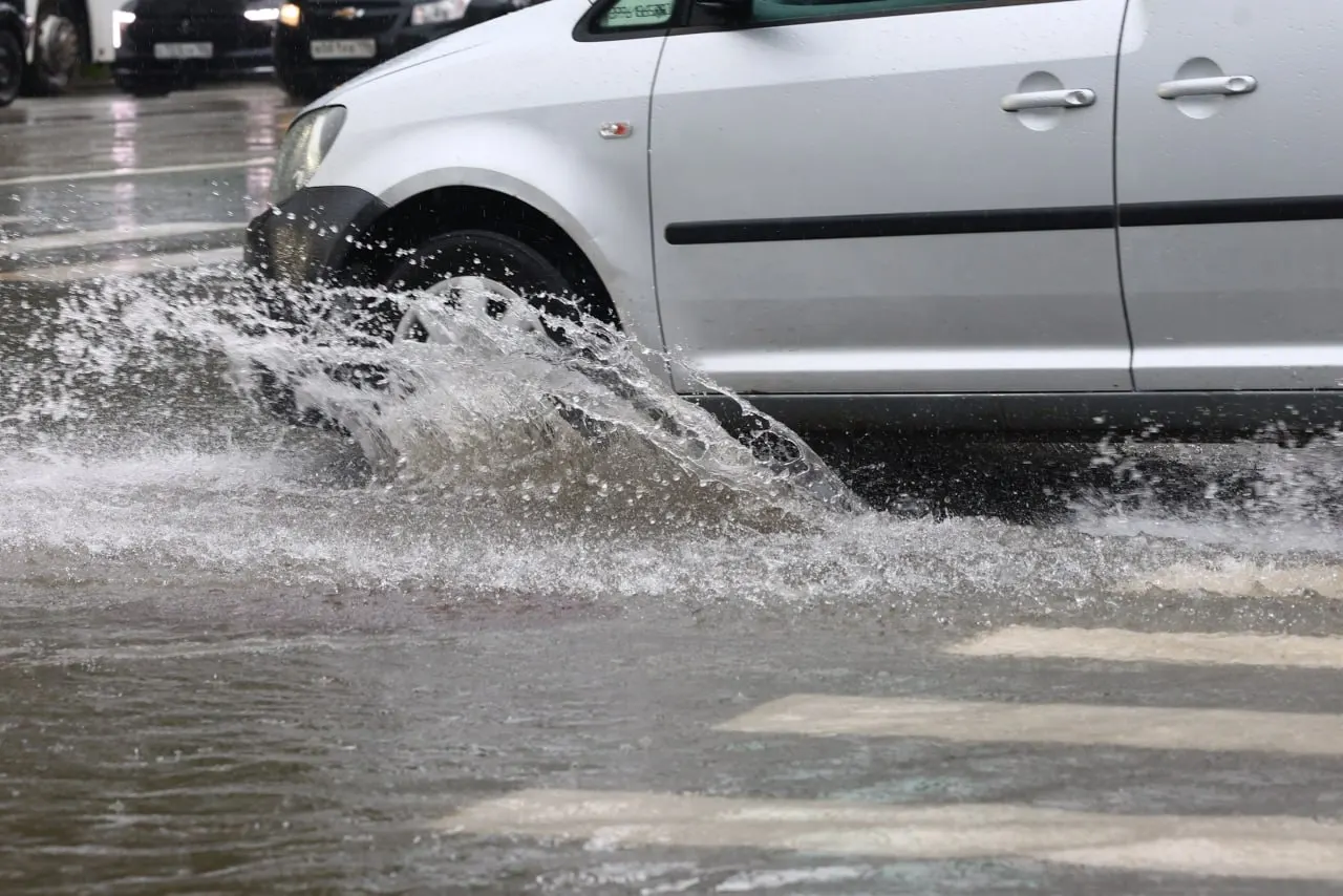 МЧС Свердловской области прогнозирует спад воды в ряде муниципалитетов 3 июля, однако в некоторых районах подтопления сохранятся.