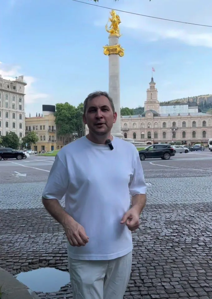 Николай Левшиц, автор популярного русскоязычного блога о Грузии, включён в реестр «экстремистов и террористов» Росфинмониторинга. У его Telegram‑канала более 115 тысяч подписчиков. Сам Левшиц пока не комментировал ситуацию.