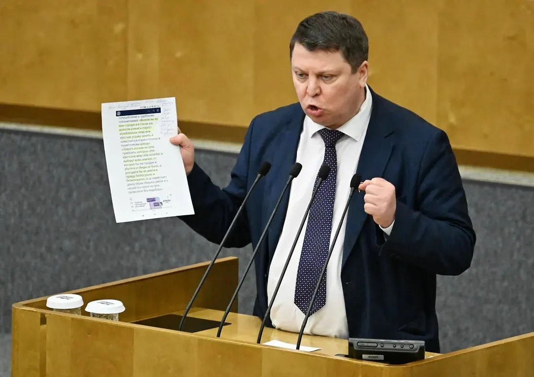 Депутат Михаил Матвеев сообщил, что собрал свыше 3,5 млн рублей на предвыборную кампанию. По его словам, пожертвования поступали из разных регионов России — от Приморья до Калининграда.