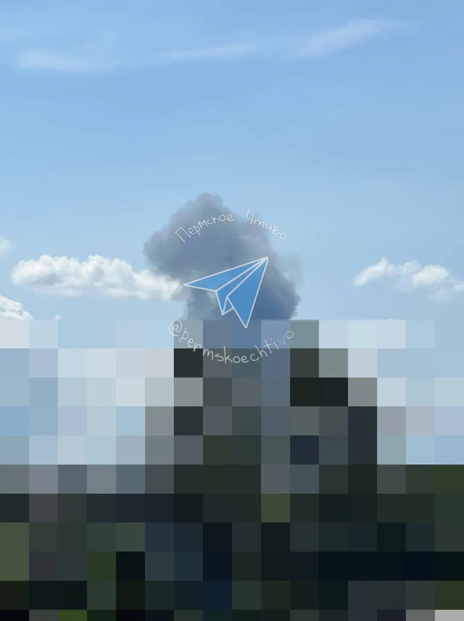 Над городом поднялся столб чёрного дыма, объявлена угроза от беспилотных аппаратов. Сведения уточняются.