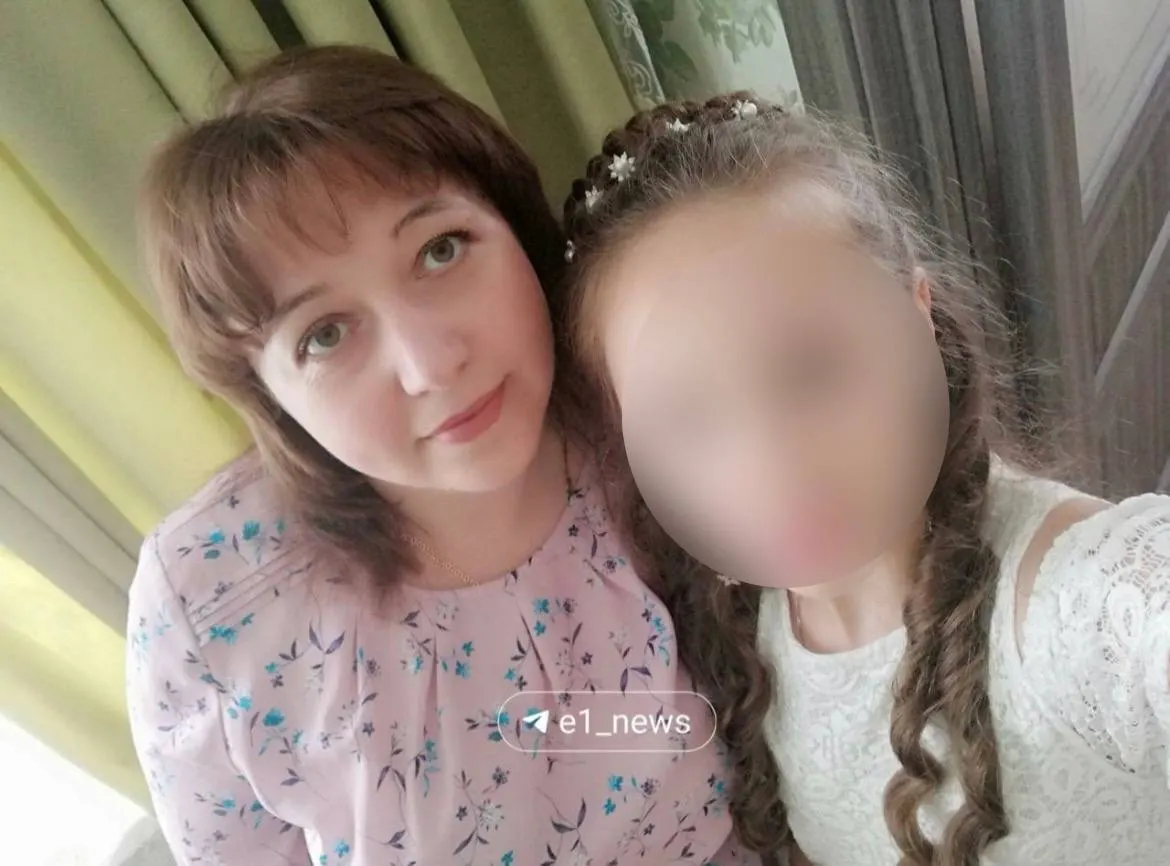 Суд обязал выплатить 650 тыс. рублей родственникам 46‑летней Екатерины Радаевой, которая в январе 2026 года погибла под поездом на станции Северка.