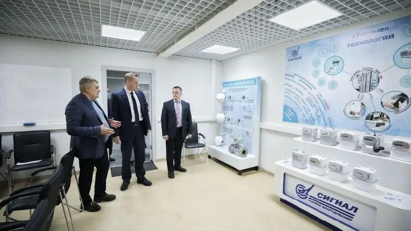 В 21-й пакет санкций ЕС попал завод «Сигнал» в Энгельсе: в документе отмечено, что предприятие производит комплектующие для вооружений и оказывает поддержку ВС России в зоне СВО.