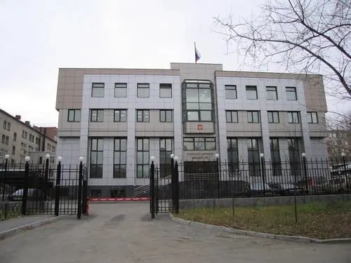 В гарнизонном и окружном военных судах Екатеринбурга перестали допускать журналистов и публику на процессы по делам военнослужащих. Официальные причины — «служебная тайна» и «повышенная террористическая опасность».