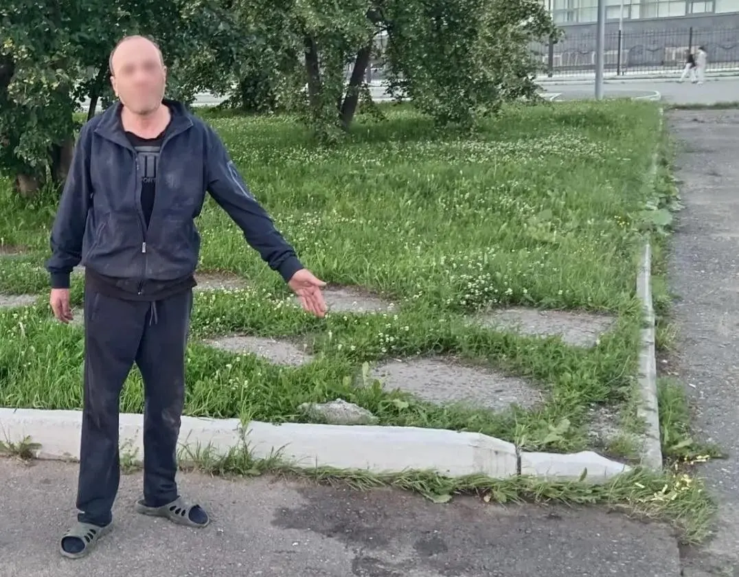 В ночь на 25 июня возле суда в Нижнем Тагиле был убит 44‑летний Рубен. По версии следствия, причиной стала ссора; предприниматель Арсен Саркисян задержан и находится в СИЗО.