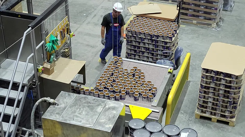 Указ передаёт доли в российских компаниях Akzo Nobel структуре «Развитие строительных активов», которую, по сведениям правительственных источников, связывают со структурами «Ростеха». Ранее та же компания получила контроль над активами Rockwool в России.