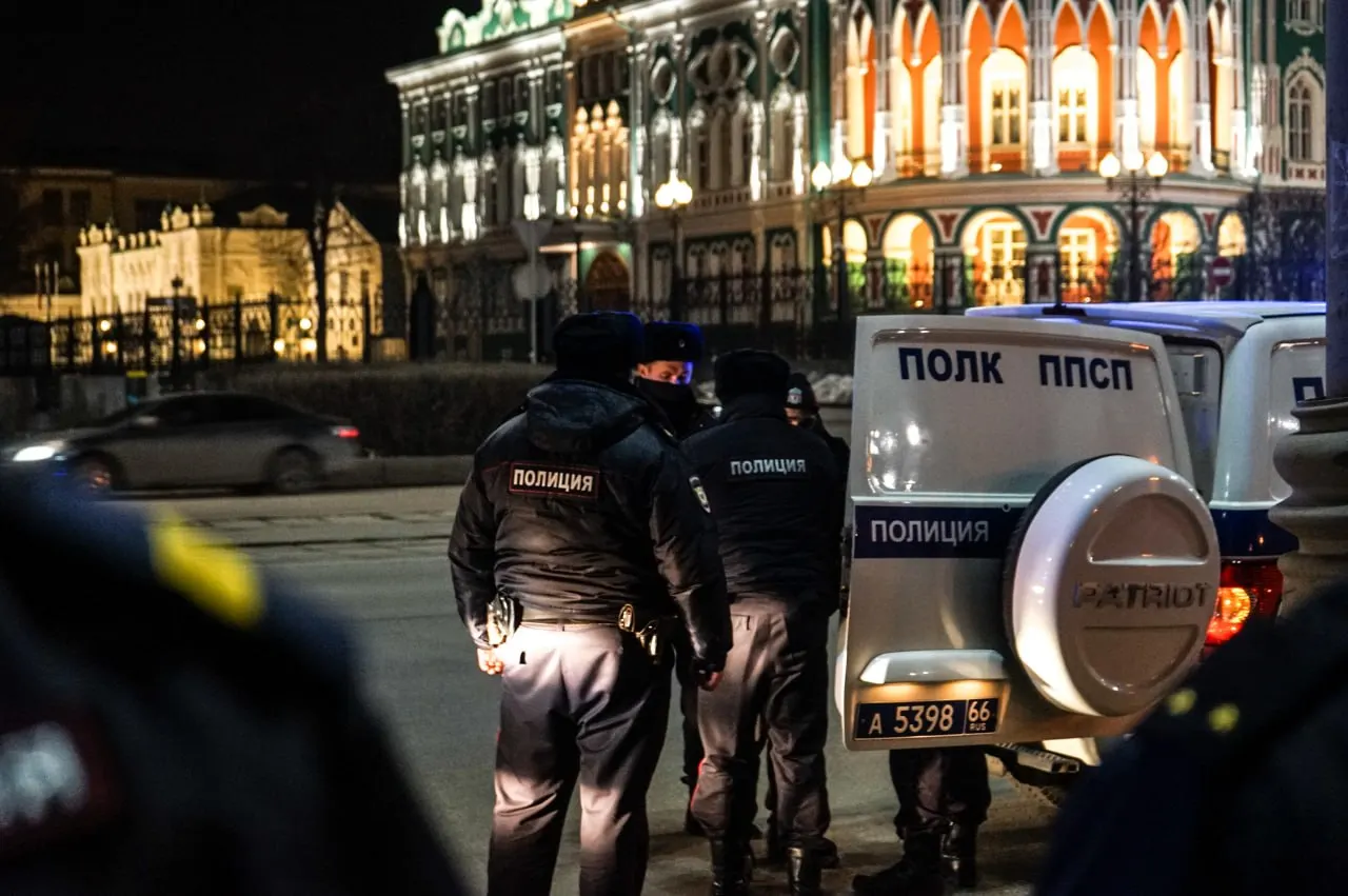 Уполномоченная по правам человека инициировала расследование после обращения гражданина об избиении его супруги сотрудниками полиции №5. Пострадавшая была госпитализирована; в прошлом отдел уже попадал в резонансные дела.