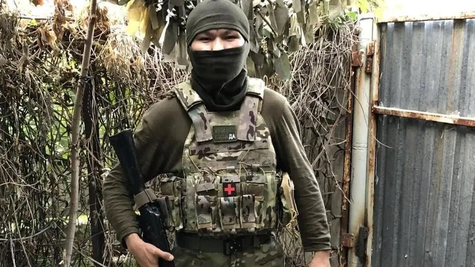 Солдат не смог пройти военно-врачебную комиссию в Тюмени и сейчас находится на службе в рамках СВО; он подал жалобу в военную прокуратуру.
