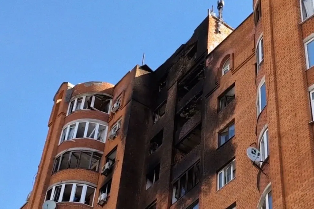 В ряде регионов фиксируются задержки и отказ в выплатах по компенсациям за жильё и утраченное имущество после атак беспилотников. Проблемы касаются Сызрани и других городов.