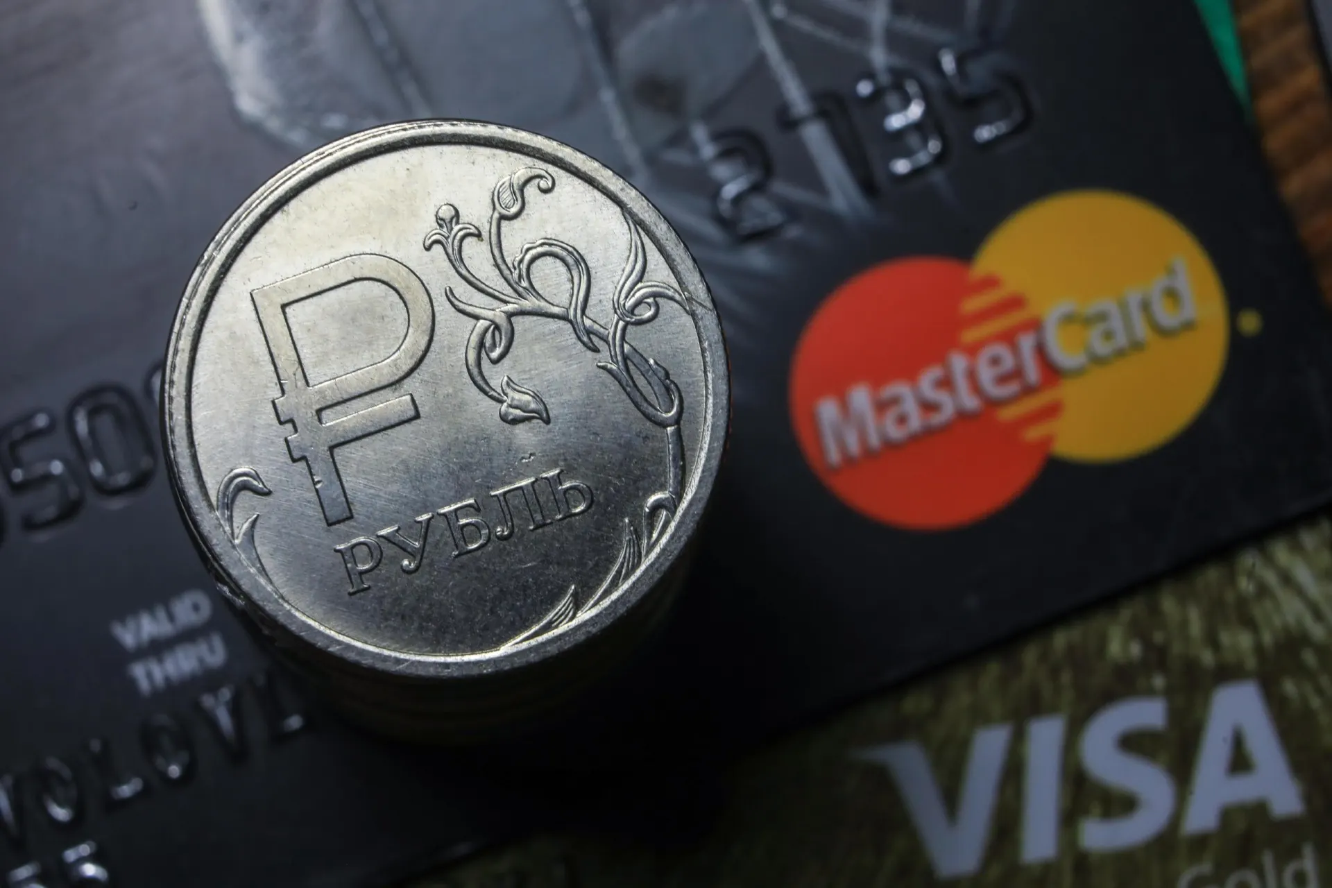 Пользователи сталкиваются с трудностями оплаты картами Visa и Mastercard и через систему быстрых платежей; что известно на данный момент.