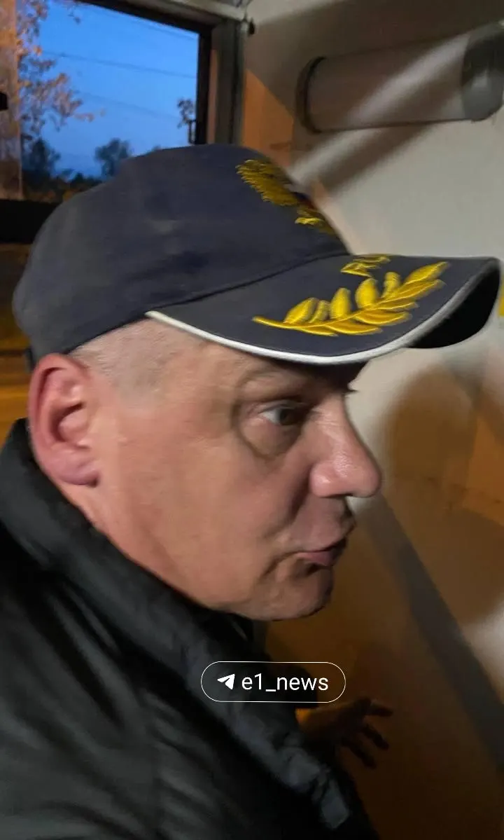 Жительница Екатеринбурга пострадала в конфликте на автостанции в Сысерти; нападавший — сотрудник охранной организации. Расследование продолжается.