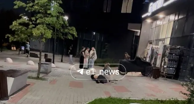 В Екатеринбурге на ВИЗе нашли тело мужчины со связанным ноутбуком; предварительная версия — падение с балкона.