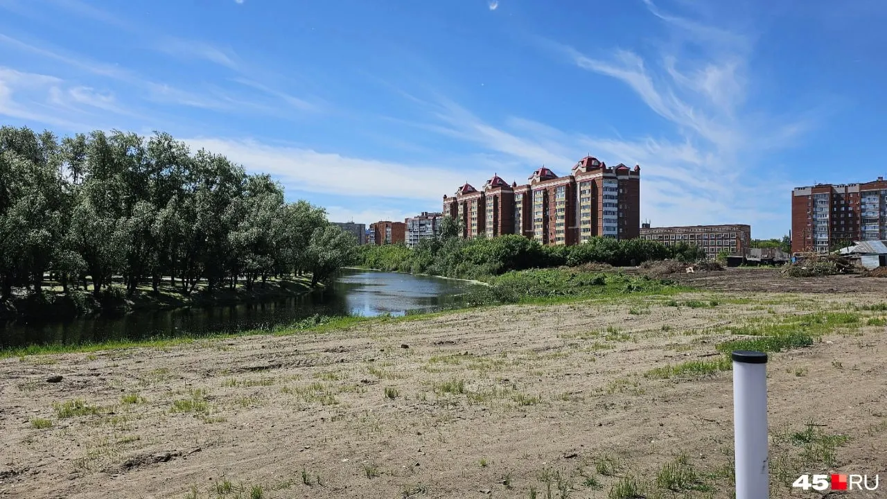 В Кургане возведут 19,5-метровую стелу «Курган — город трудовой доблести», исполнителем станет ИП Похвищев; стоимость работ снизилась с 48,5 млн до 28,1 млн руб.