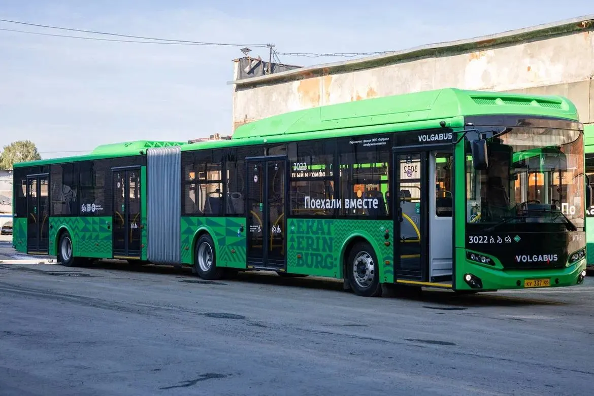 На городские маршруты вышли 15 новых автобусов на линиях №50, 64 и 67.
