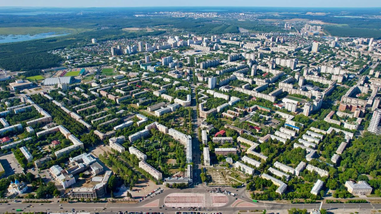 Местные активисты выступили против смены статуса участка, из‑за которой под угрозой оказались бывшая детская больница и прилегающая зеленая зона. Сбор подписей за сохранение исторических корпусов и открытое обсуждение проекта продолжаются до 3 августа.