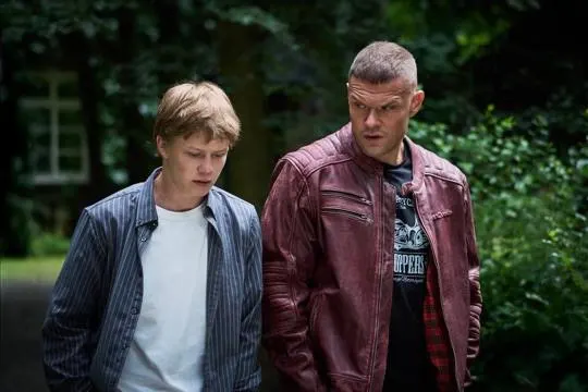 19-летний челябинский актер Тимофей Кочнев получает главную роль в новой комедии, выход которой запланирован на август. Это его первый крупный проект на телевидении.