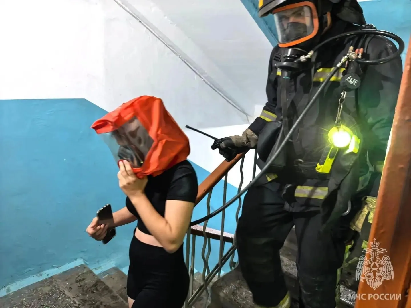 Пожар в&nbsp;подъезде дома на&nbsp;улице Чайковского в&nbsp;Челябинске: пятеро детей эвакуированы