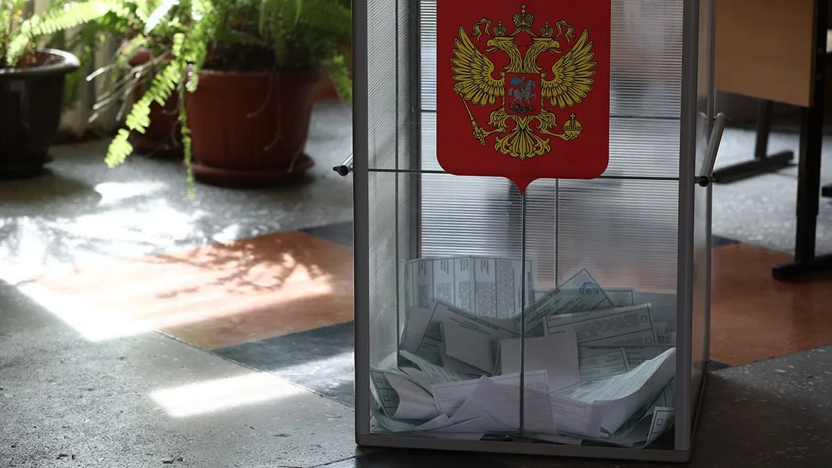 Муниципальный фильтр вновь стал темой губернаторских выборов: в восьми регионах зарегистрированы кандидаты, и изменения в участии партий вызывают дискуссии.