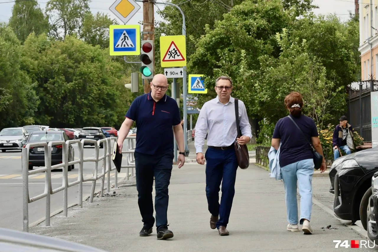 В Челябинске начался суд по делу бывшего министра дорожного хозяйства и связанных лиц. Обвинения включают растрату бюджетных средств на ремонт дорог и взятку; ключевые фигуранты — бывший губернатор и подрядчик «Южуралмост».