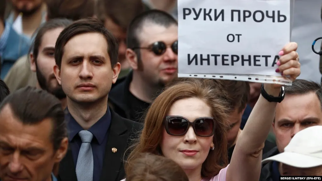 В России запущены масштабные меры против VPN‑провайдеров: заблокированы IP‑адреса более 20 популярных сервисов обхода блокировок; эксперты предупреждают о возможности повторения подобных действий.
