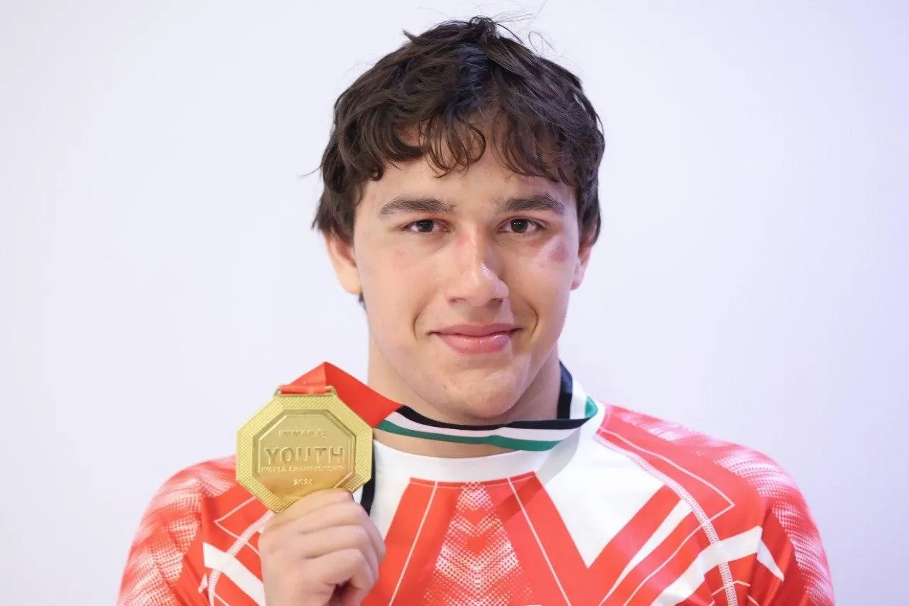 Максим Головчанских стал чемпионом мира в весовой категории до 93 кг среди юниоров на турнире в Абу-Даби. Россия впервые за пять лет вернулась на турнир и принесла наивысшее количество медалей — 14 золотых, 8 серебряных и 17 бронзовых.