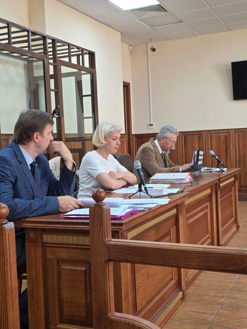 Калининградский суд снял список партии «Яблоко» с выборов в региональный парламент по иску Коммунистов России; лидер калининградского отделения заявил, что такие решения лишают избирателей возможности голосовать и подрывают доверие к судебной системе.