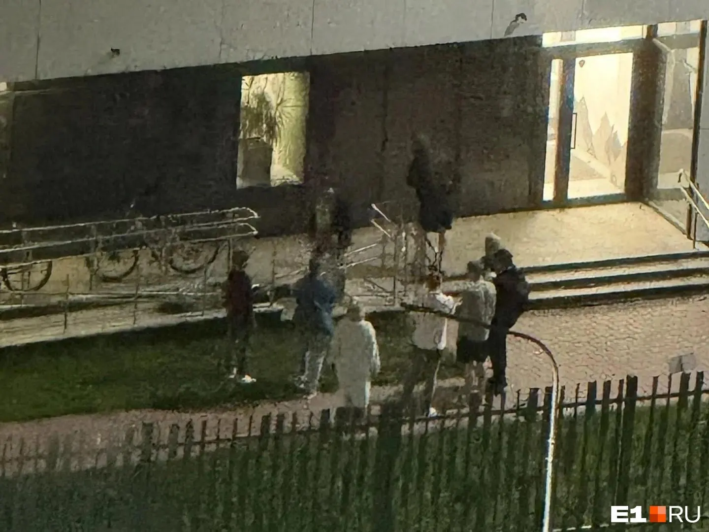 16-летний парень погиб ночью 11 августа под окнами дома на улице Владимира Высоцкого. По словам знакомой, у него были сложности во взаимоотношениях с родителями и он вел замкнутый образ жизни; мечтал поступить в УрФУ.