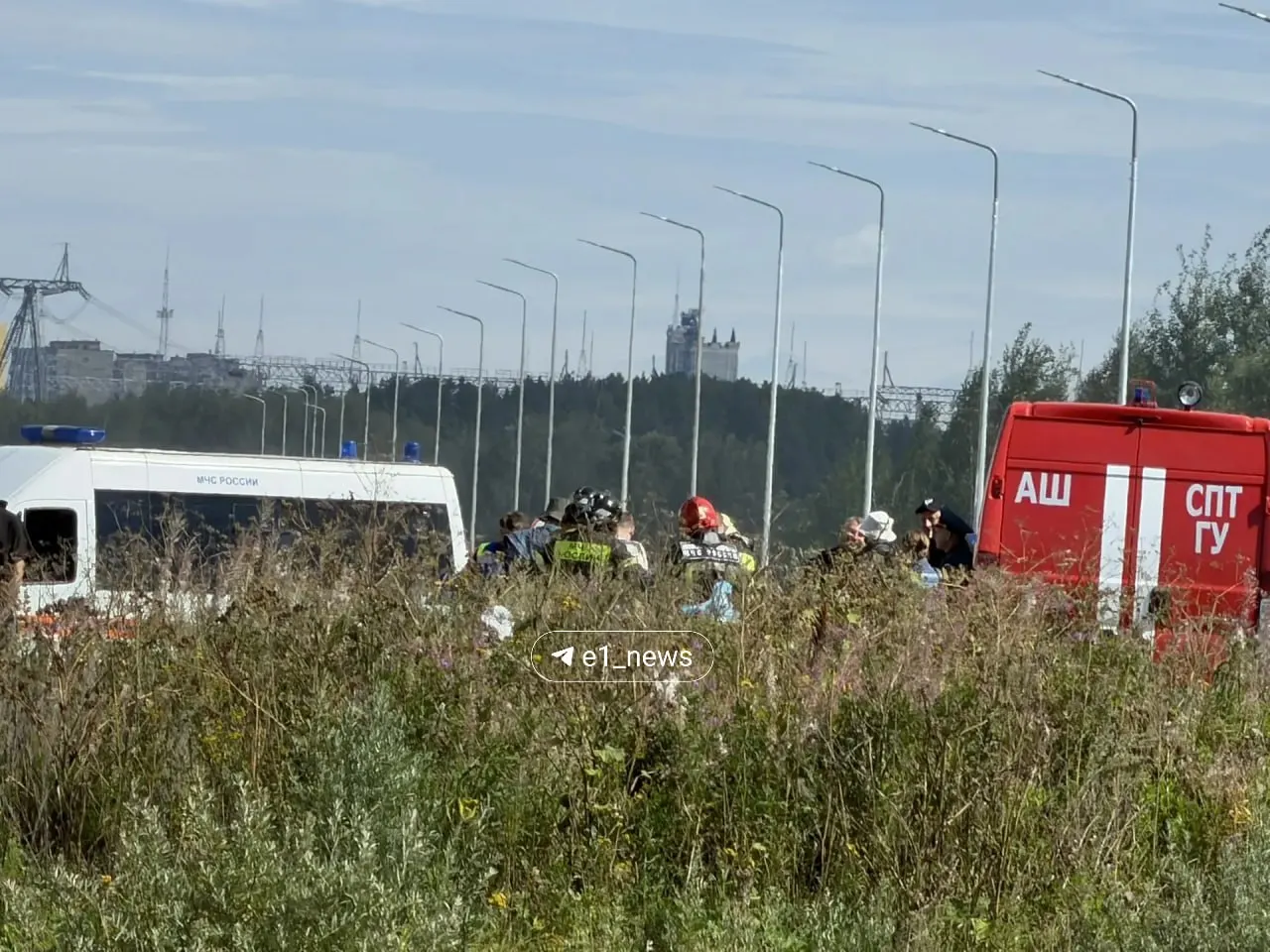 Очаг возгорания на логистическом объекте в Свердловской области локализован; на месте продолжают работу оперативные службы.
