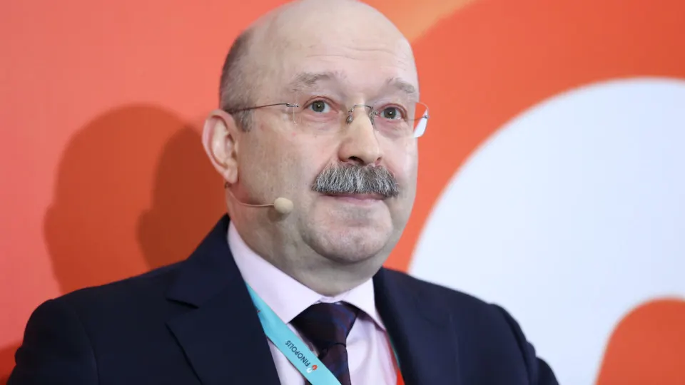 Эксперты спорят о возможности перехода к милитаризованной экономике: почему такой шаг может разрушить экономическую систему и какие последствия ждут Россию.