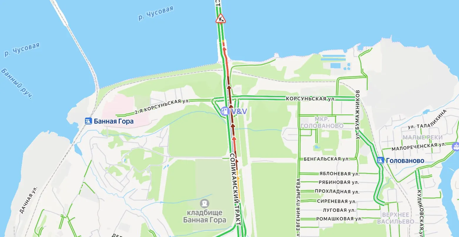 Утром на Соликамском тракте образовалась пробка перед Чусовским мостом. Официальных данных о ДТП пока нет.