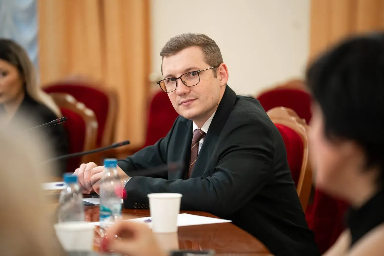 Кандидат Юрий Митин снят с выборов после заявлений об оказанном давлении; в списке остались кандидаты от других партий.