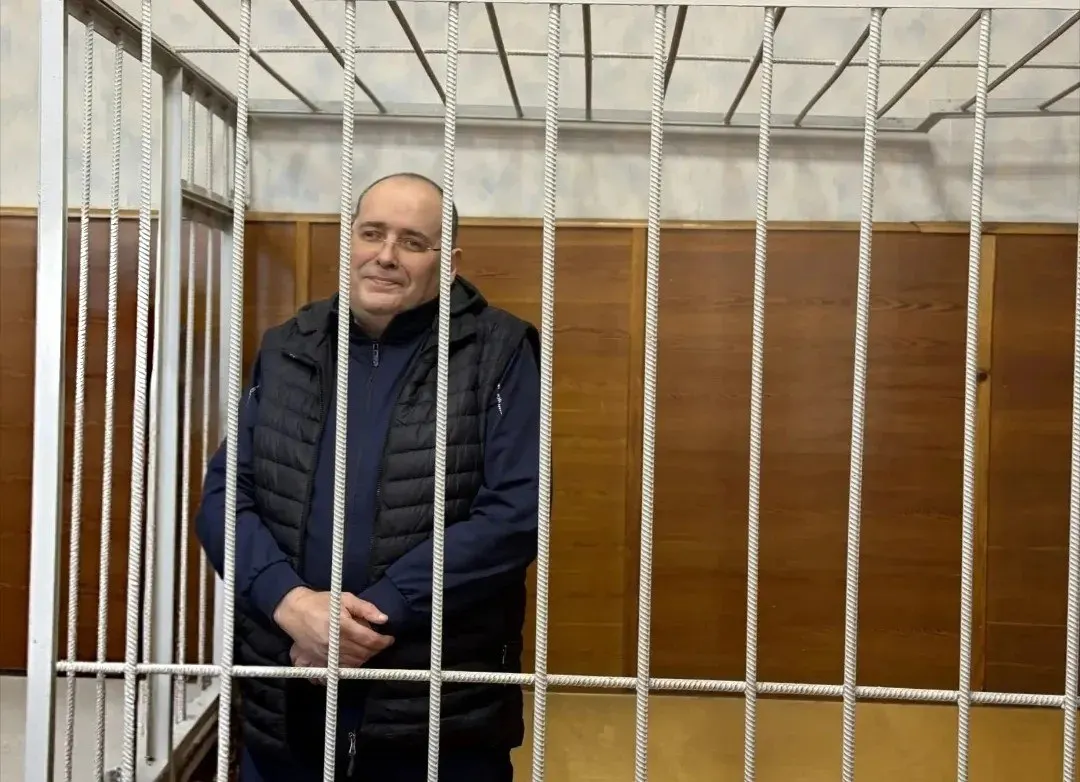 Суд вынес решение: 9 лет строгого режима и штраф 8 820 000 рублей, общий срок по делу составляет 14 лет и штраф ≈ 17 миллионов рублей. Общий объём взяток — 4 410 000 рублей, личное вознаграждение — не менее 2,7 млн рублей.