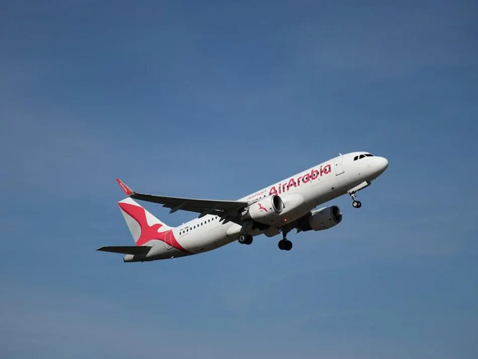 Авиакомпания Air Arabia снимает рейсы в Россию на октябрь и декабрь; официального уведомления нет, пассажирам обещано вернуть деньги за билеты.