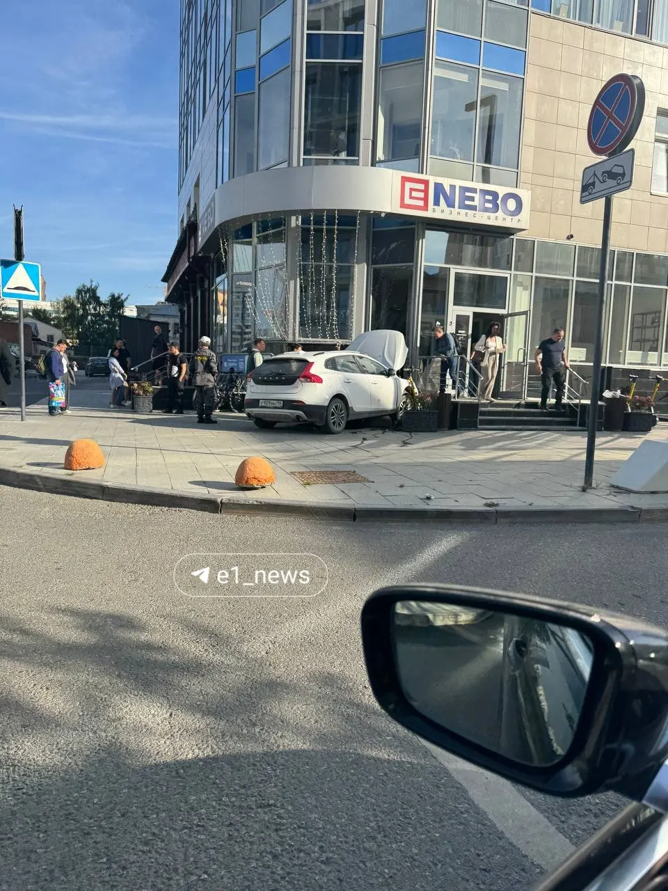 На месте происшествия пострадавших пока не подтверждают. Детали уточняются.