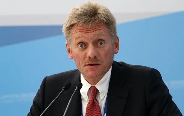 Пресс-секретарь президента заявил, что в РФ не принято ограничивать доступ журналистов, в то время как в США применяются иные практики.