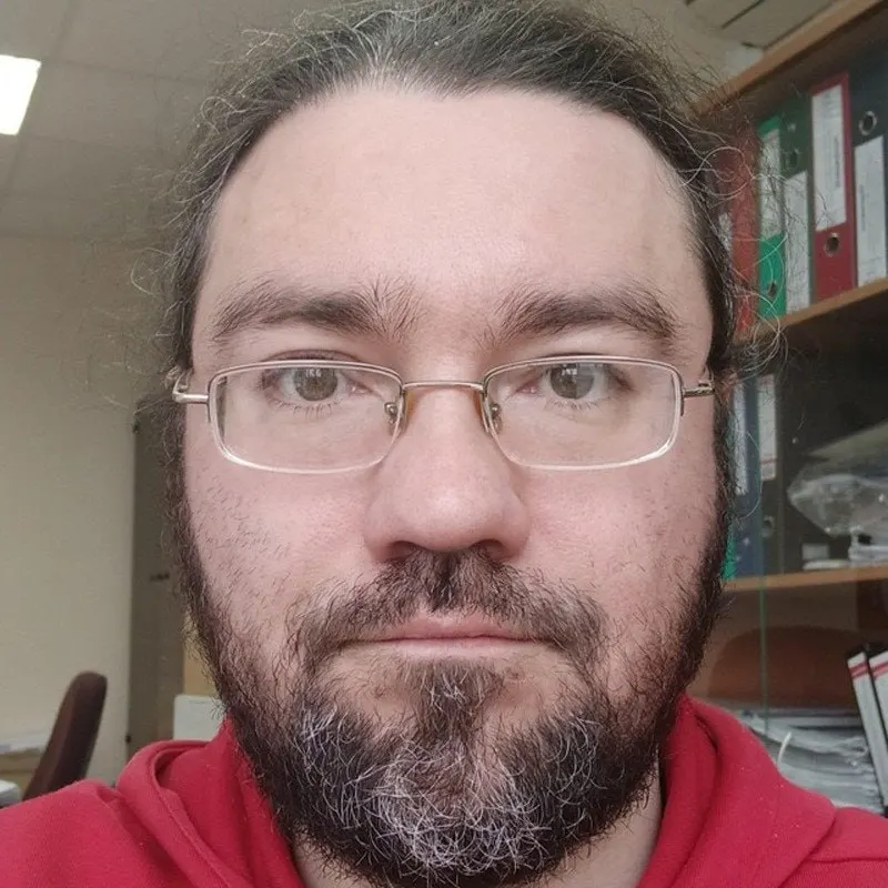 Антон Галэта потребовал признать незаконным его содержание в штрафном изоляторе челябинской тюрьмы Верхнеуральский централ перед свиданием с близкими; он отбывает 12 лет по делу о терроризме и госизмене.