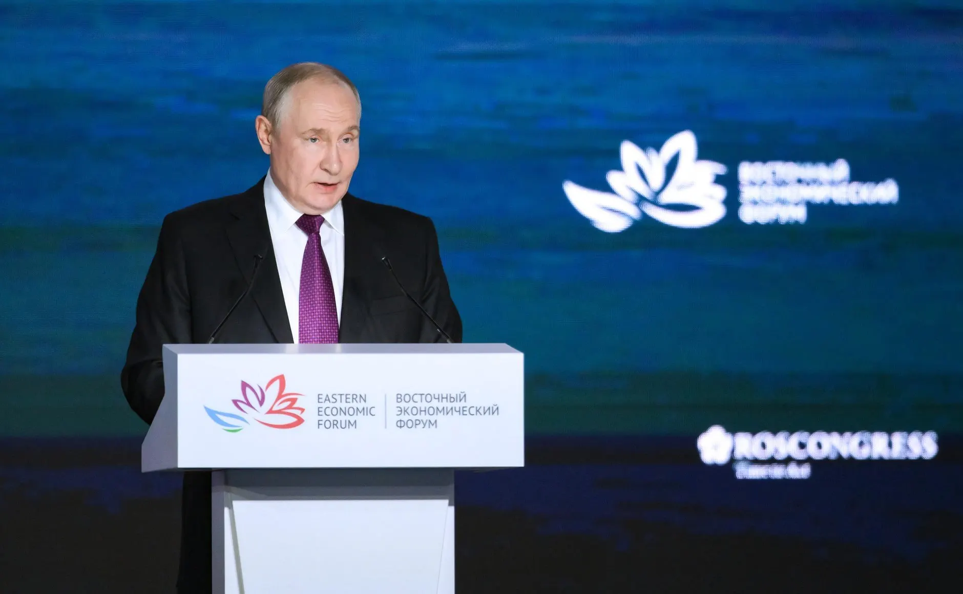 Президент подчеркнул многогранность факторов рождаемости и отметил, что военные действия не являются основным фактором снижения населения.