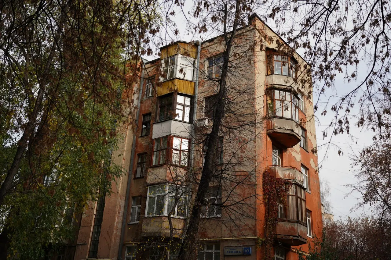 На восстановление домов требуется 153,7 млн рублей; разработка проекта обошлась в 13 млн. Финансирование пока не найдено, ремонт планируется после 2039 года.
