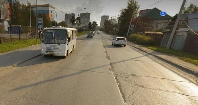 На площади 8,6 тысяч квадратных метров обновят асфальт и починят тротуары возле госпиталя ветеранов войн и областного онкологического центра на Широкой Речке.