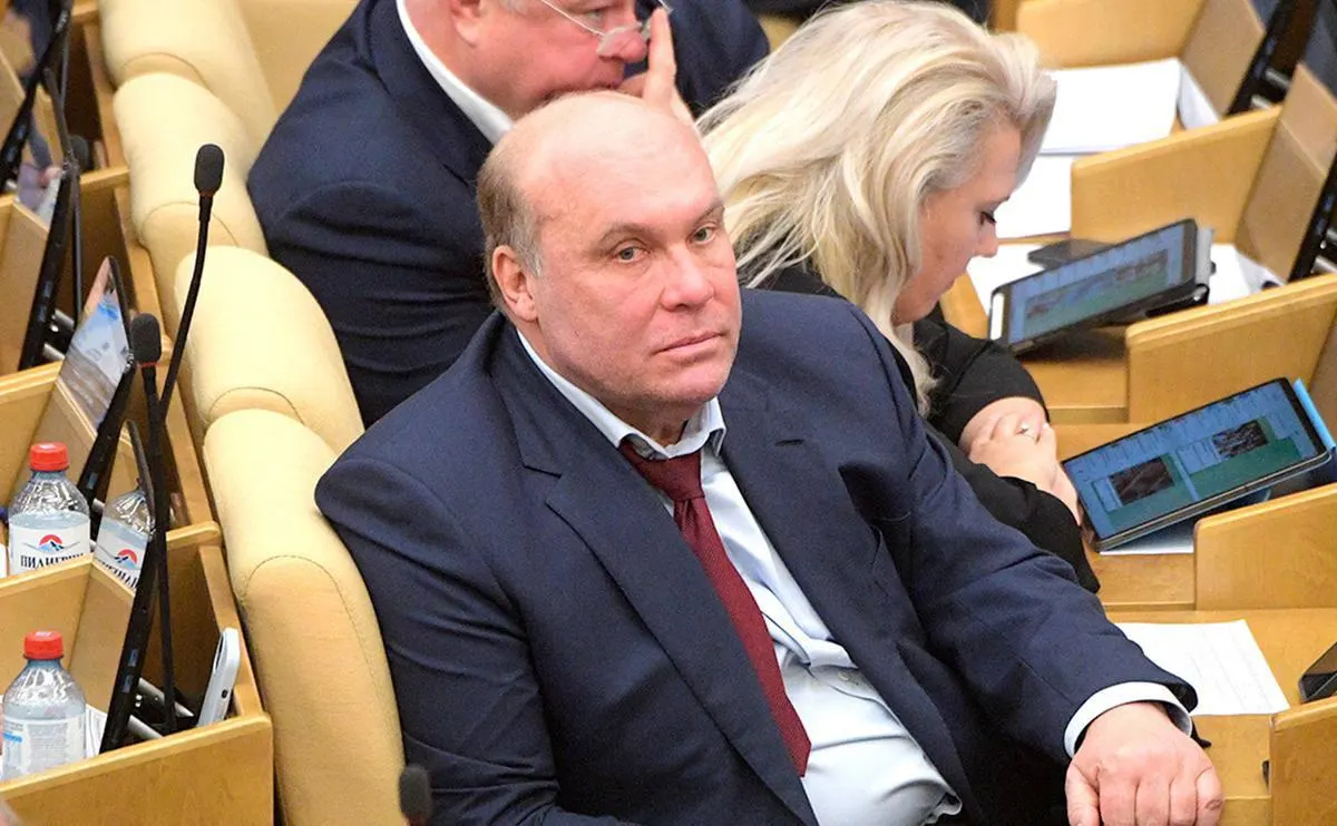 Депутат назвал слухами сообщения о возможной мобилизации и заявил, что подобную информацию распространяют иностранные спецслужбы, чтобы запугать россиян.