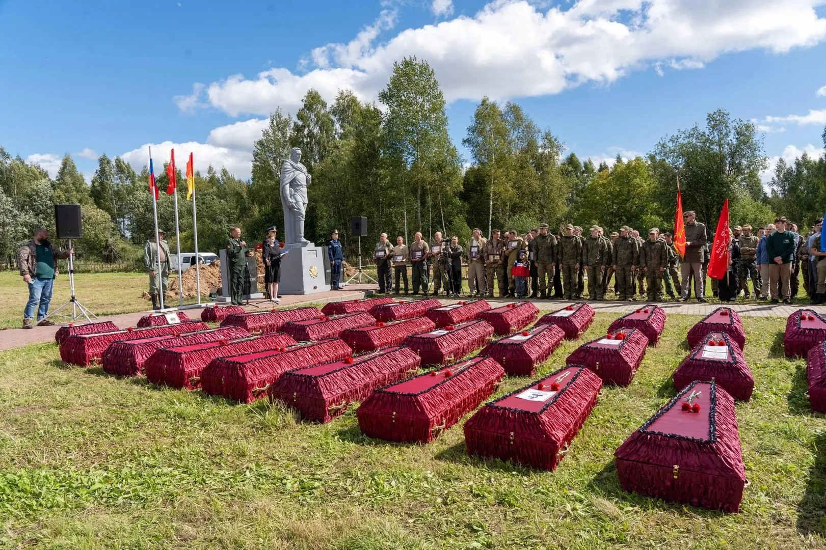 Захоронены останки Мулагалея Итaякова, найденные на воинском кладбище. Личность солдата установлена поисковиками.