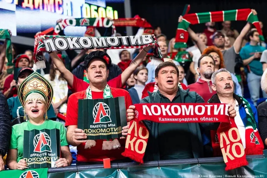Калининградский волейбольный клуб «Локомотив» уступил «Уралочке-НТМК» в стартовом матче Кубка Легенд, матч прошёл в Екатеринбурге 7 сентября.