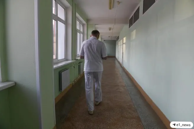 Члены преступной схемы, связанные с подкупом медика для обхода призыва, получили приговоры: один из них — крупный штраф и лишение свободы, другие — сроки.