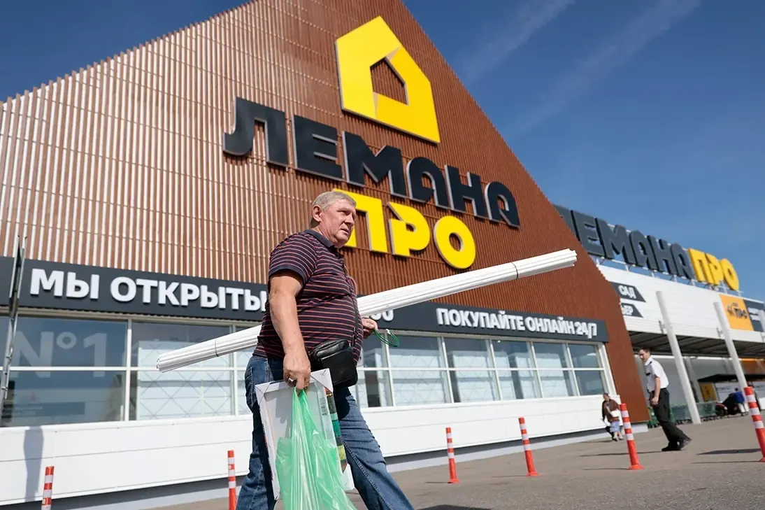 После передачи активов ряда компаний во временное управление произошли назначения и изменения в управлении: Денис Исаев возглавил Ле Монлид, а руководство в структуре FM Logistics сменилось; ситуация сопровождается судебными делами вокруг семьи депутата.