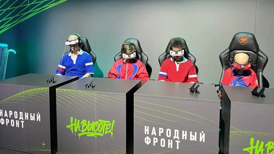 Федеральный проект запускает пилотные классы по управлению дронами в регионе обучении школьников и студентов, чтобы развить навыки пилотирования, программирования и ремонта беспилотной техники.