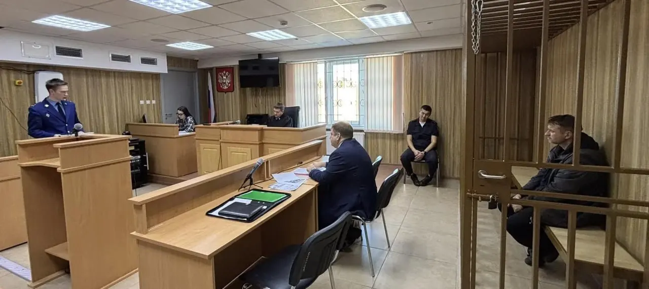 52-летний тюменец обвиняется в убийстве бывшей супруги на Олимпийской; суд арестовал его до 20 декабря 2026 года, расследование продолжается.