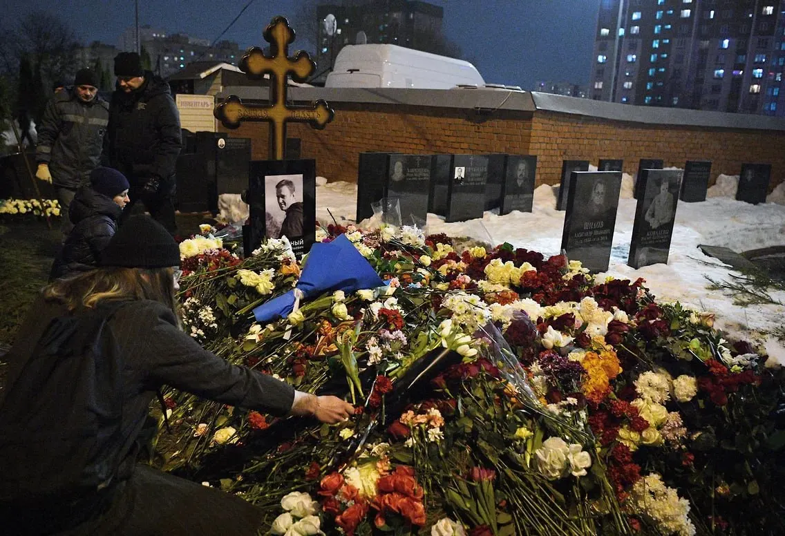 По данным Мемориала, с начала войны погибло не менее 69 лиц, преследуемых по политическим мотивам. Среди погибших — мужчины и женщины; причины смертей различны: продолжительные болезни, неоказание медицинской помощи, насилие и другие факторы.