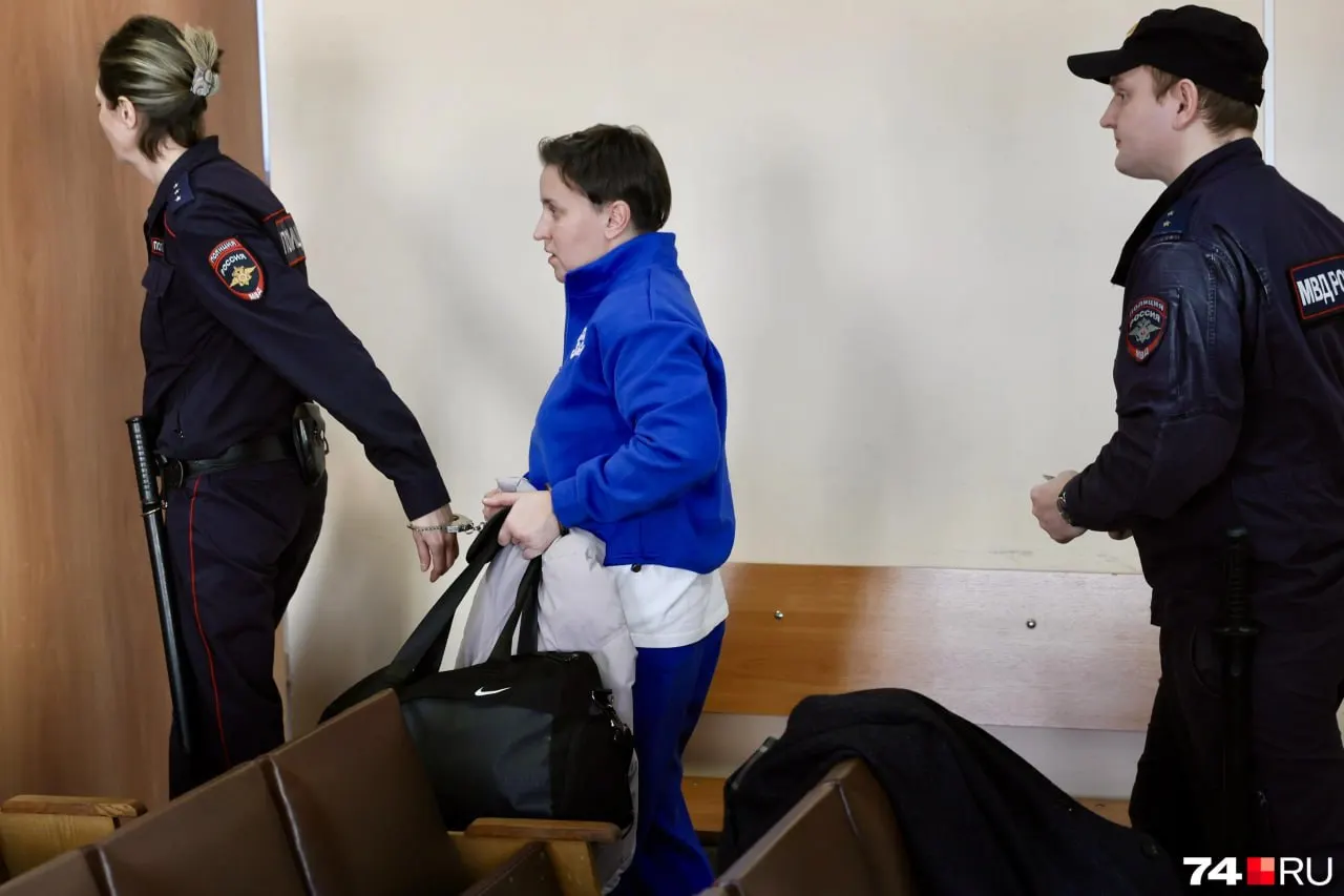 Челябинский турменеджер подозревается в мошенничестве: она продавала сертификаты на дешёвые авиабилеты и обманула сотни клиентов на миллионы рублей. Разбирательство продолжалось годы, пострадавшим требуется возврат средств.
