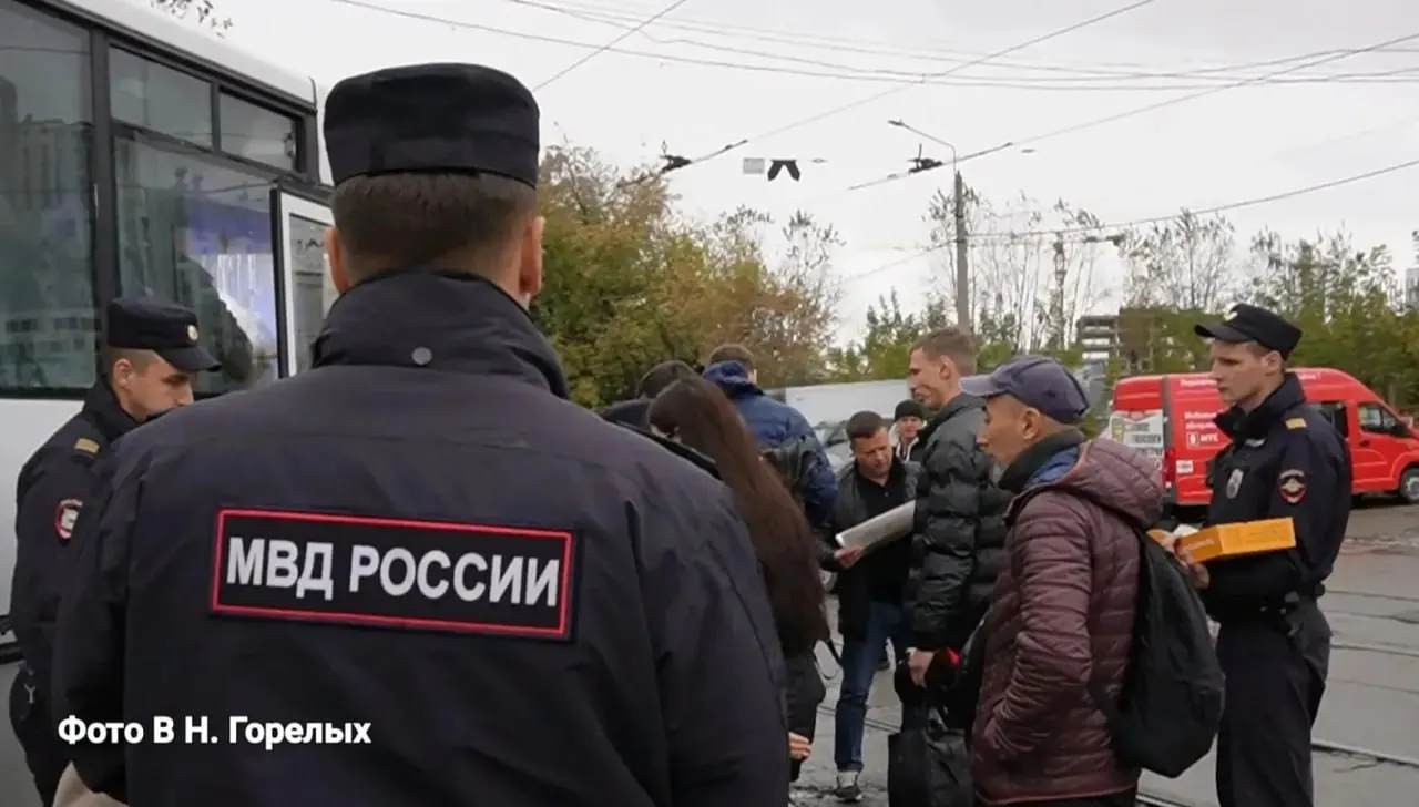 Во время проверки выявлено 38 нарушителей миграционного законодательства: 26 мужчин и 12 женщин. Всем грозит выдворение.