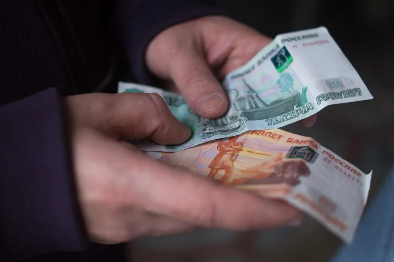 В Свердловской области прожиточный минимум повысится на 6,8% в 2027 году, закрепив новые цифры в постановлении правительства.